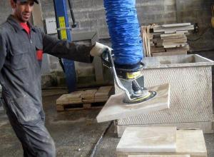 Customized vacuum lifter