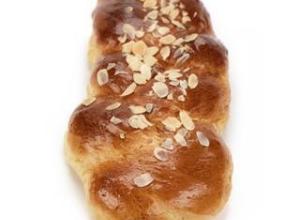 TSOUREKI traditional Hellenic buns , Eastern.