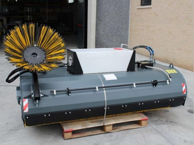 Screening bucket with blades CDS 