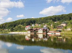 Hotel and recreation complex on the lake in Lviv