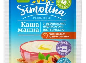Instant Semolina Porridge With Cream, Apricot and Vanilla