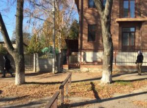 Commercial real estate for sale (red line) in the center of Belaya Cer