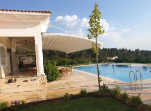Sunset Retractable Pvc Pergola