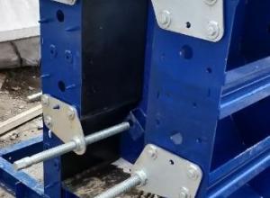 FORM FOR MANUFACTURING A BRIDGE I-BEAM 
