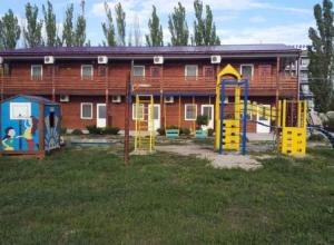 Hotel in the center of Koblevo. 100m to the beach. on the largest piece of land
