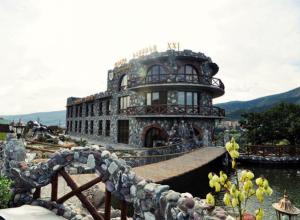 Unique hotel and restaurant complex "Golden Runo"