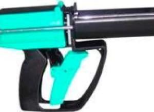 Customized sealant and adhesive applicator