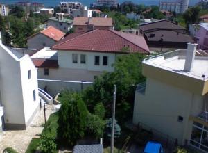 Selling HOSTEL -Wanted restaurant