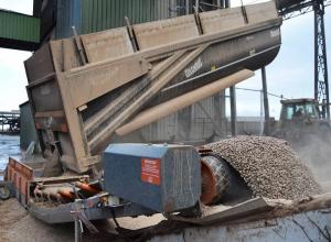 Bulk goods unloader