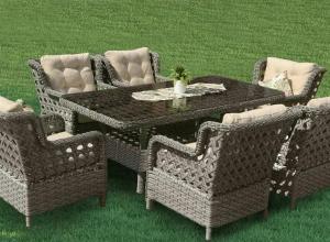 Arkhe rattan dinner table