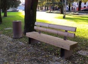 Bench Porto and litter bin Dubai
