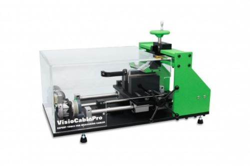 Slitting and rewinding machine