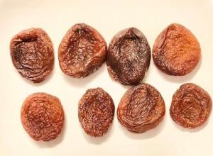 NATURAL DRIED APRICOTS