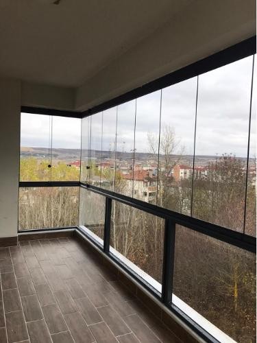 VERTICAL GLAZING SYSTEM