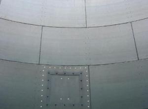 Storage silos for all bulk products - Height of 9.4 m.