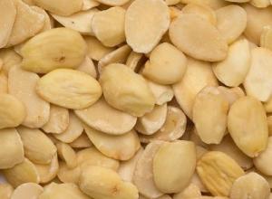 Almonds blanched broken org