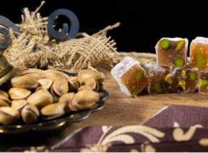 Double Roasted Turkish Delight with Sugar Powder and Pistach