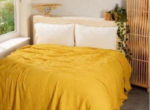 Plain Muslin Bedspread
