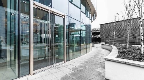 Balance/ pivot doors