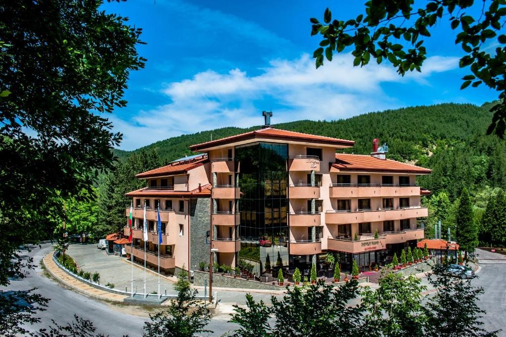 Hotel PARK for sale (Bulgaria)