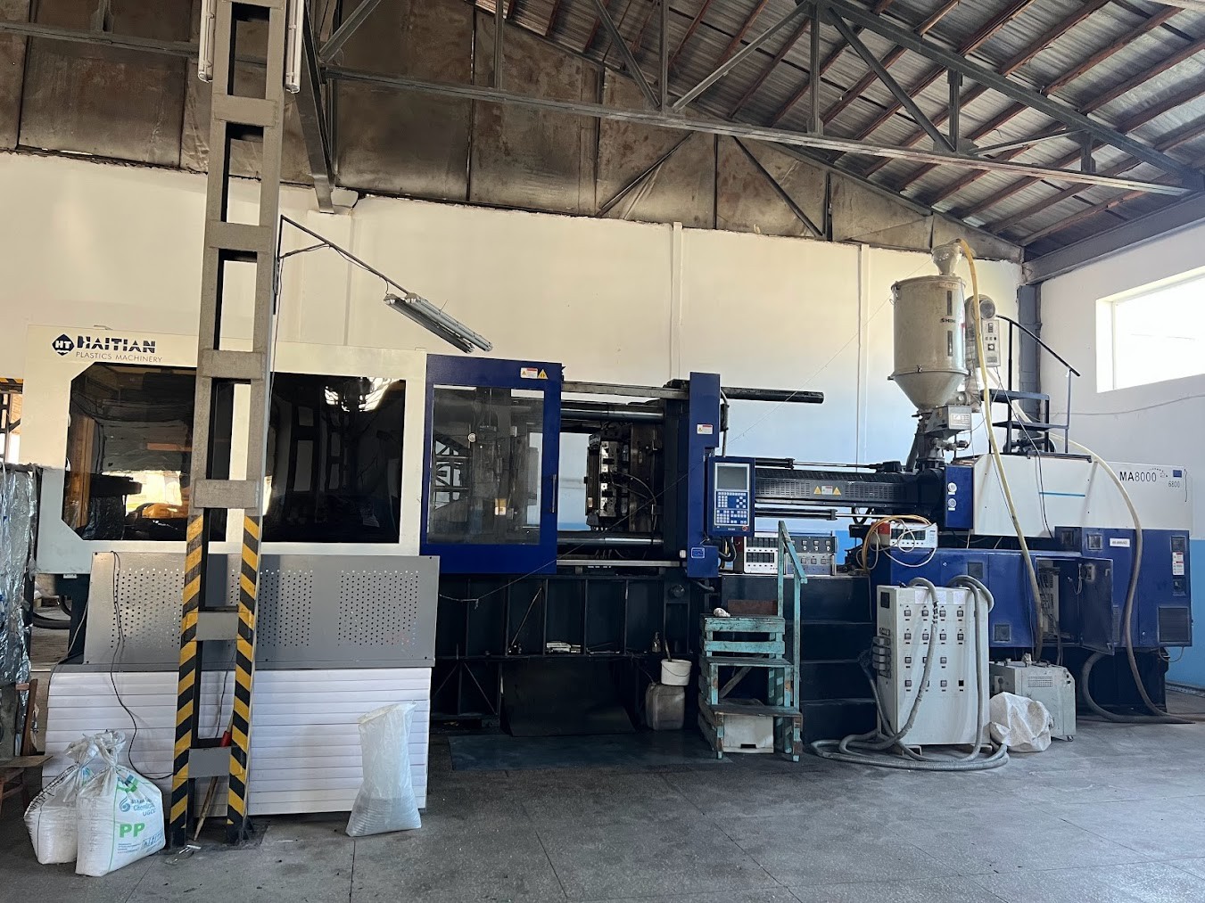  Haitian MA8000 injection molding machine, model 26800, serial number 201511080010802