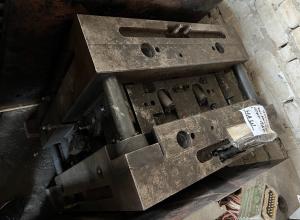  Mold for injection molding box 400/300/280
