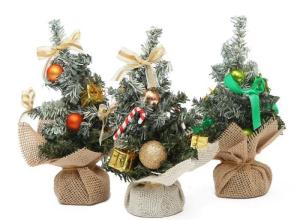 8 Inch New Design Mini Desktop Plastic Christmas Tree
