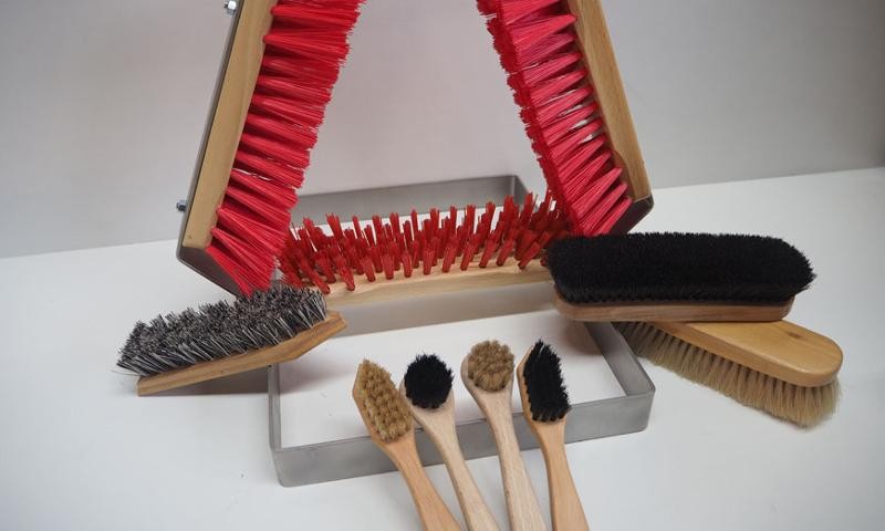 Massage brush to nail brush
