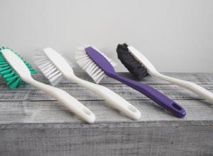 Dishwashing brushes and washing brushes