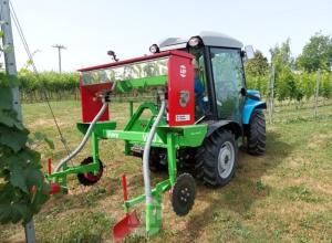 VOVY fertilizer spreader