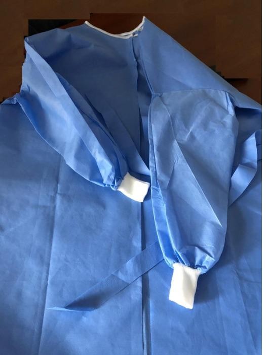 isolation gown 