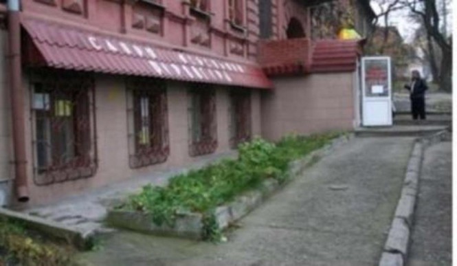 Selling. Shop 104 sq. Korolenko street