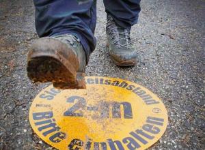 WB 169 Warning floor marking