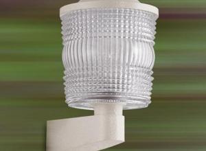 Outdoor sconce