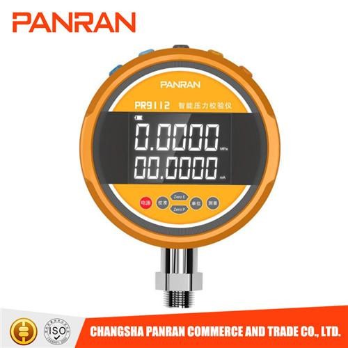 Dry block temperature calibrators