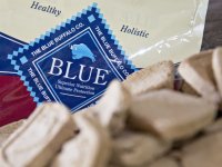 General Mills moves into pet food with $8 billion Blue Buffalo deal