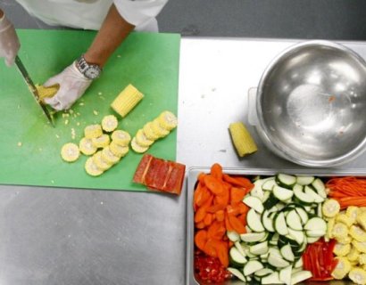 US Foods to buy SGA's Food Group for $1.8 billion