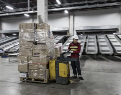 Walmart, JD Invests $500 Million in Chinese Logistics Service