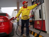 U.S. oil prices hit highest since 2014, but analysts warn of overheated market 