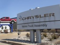 Fiat Chrysler to invest $1 billion in Michigan plant, add 2,500 jobs
