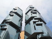 In Hong Kong, sharp drop in office rents slows down in November